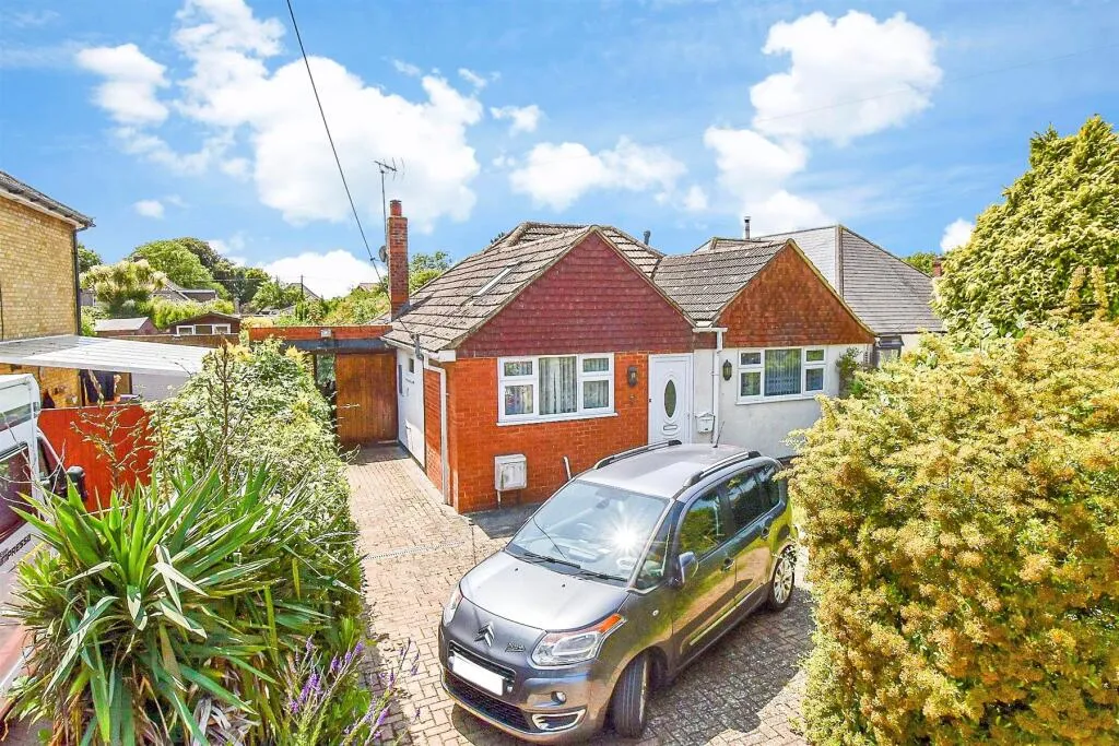 2 bed Detached Bungalow