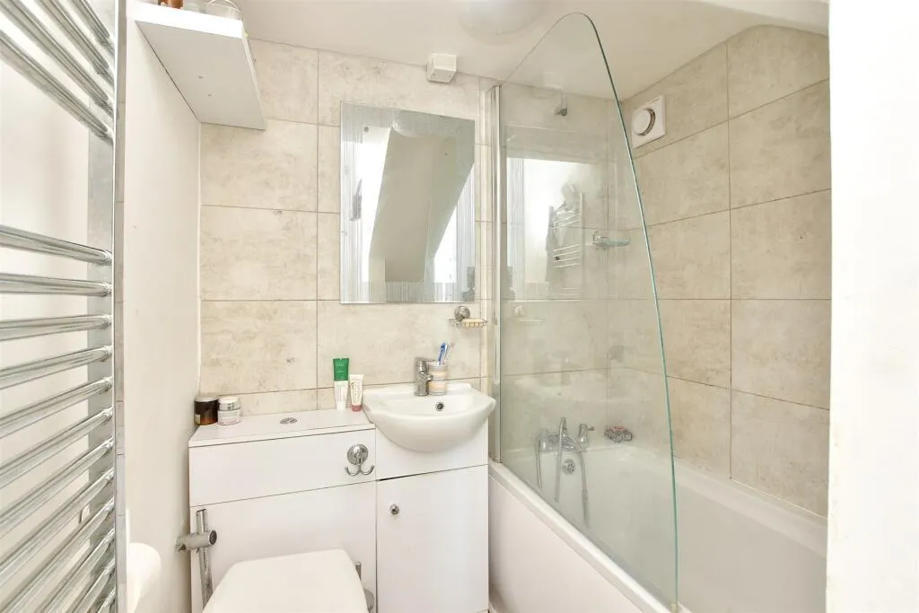 2 bed Maisonette