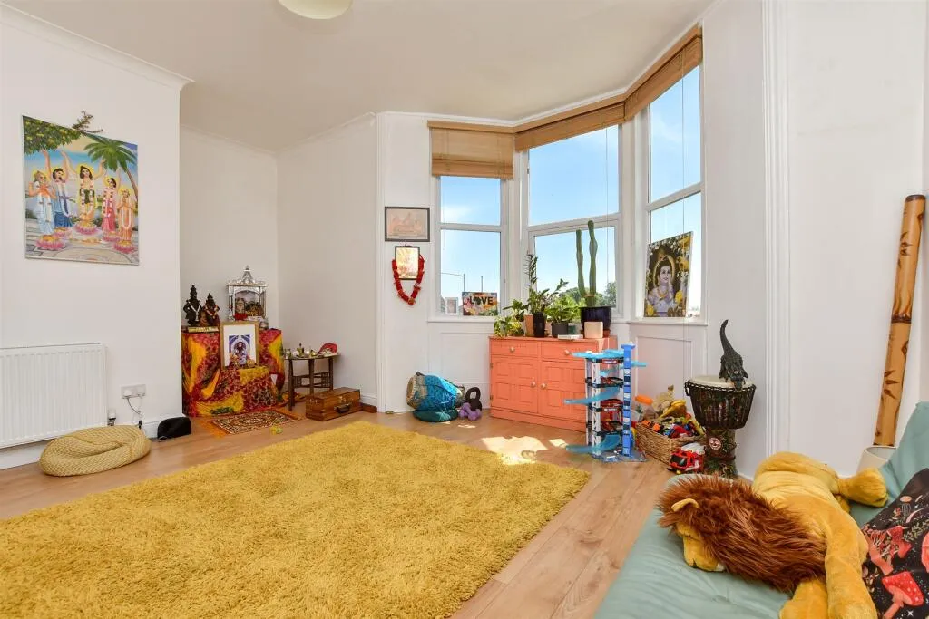 2 bed Maisonette