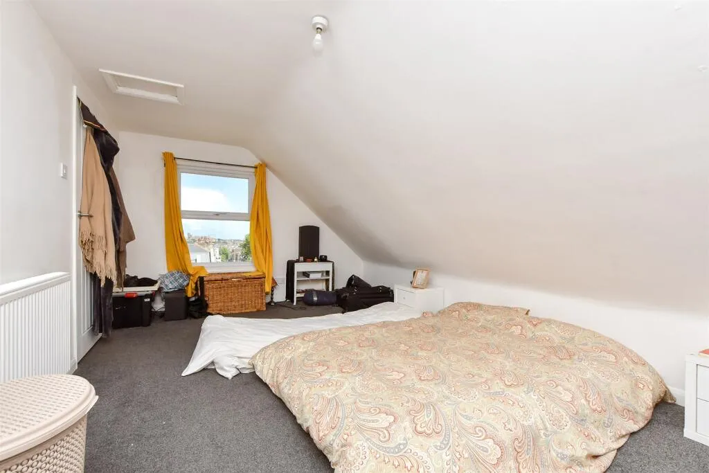 2 bed Maisonette