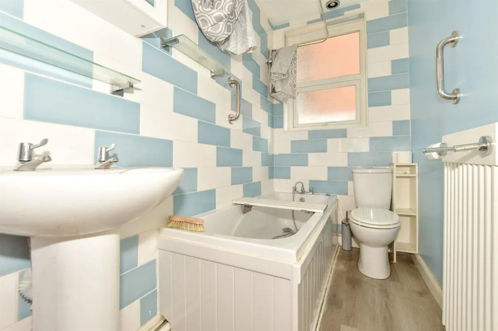 2 bed Ground Flat