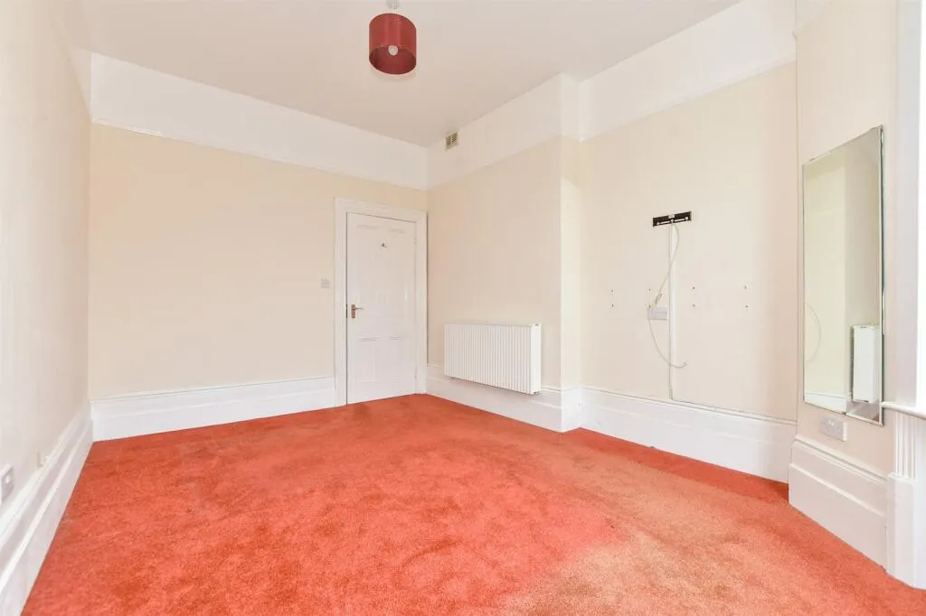 2 bed Ground Flat