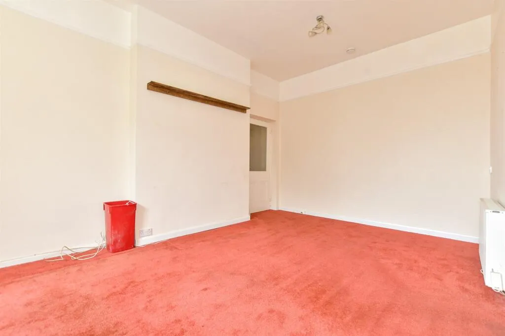 2 bed Ground Flat