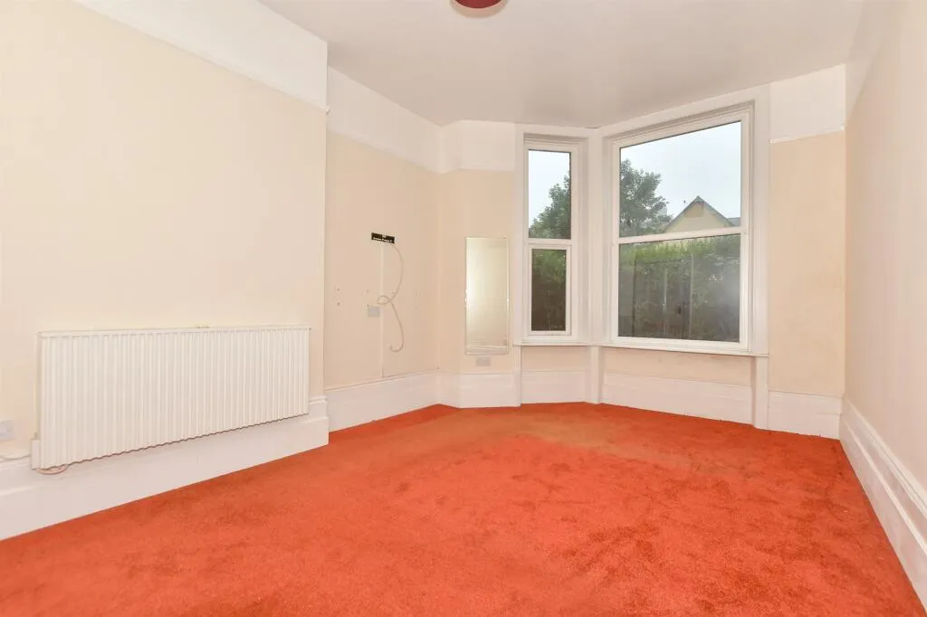 2 bed Ground Flat