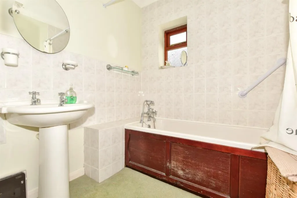 3 bed Detached Bungalow