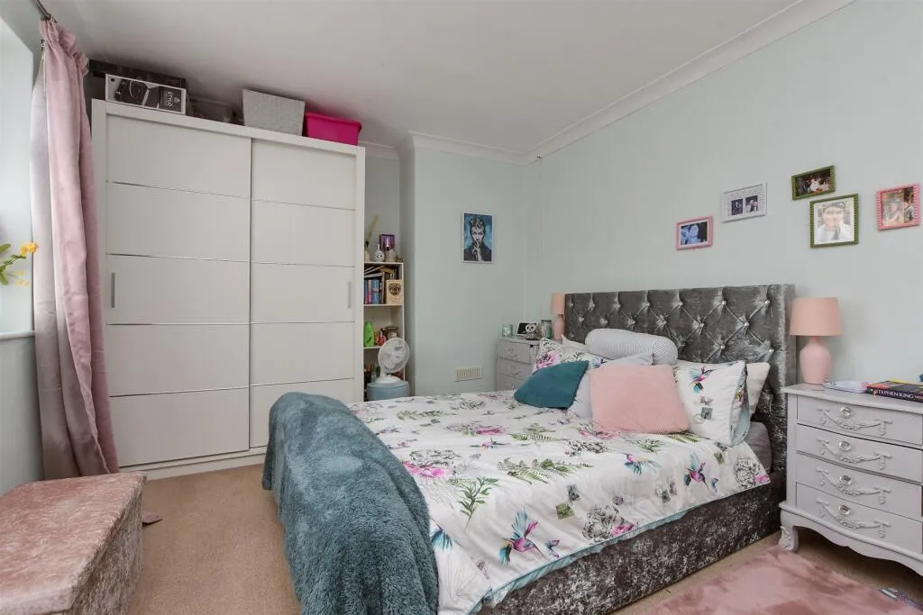 2 bed End of Terrace