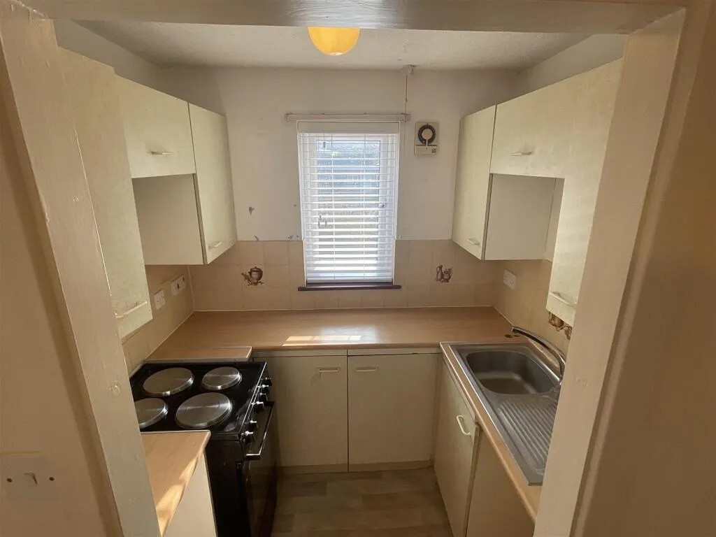 1 bed Ground Flat
