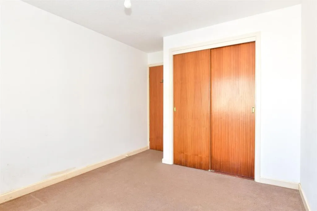 1 bed Ground Flat