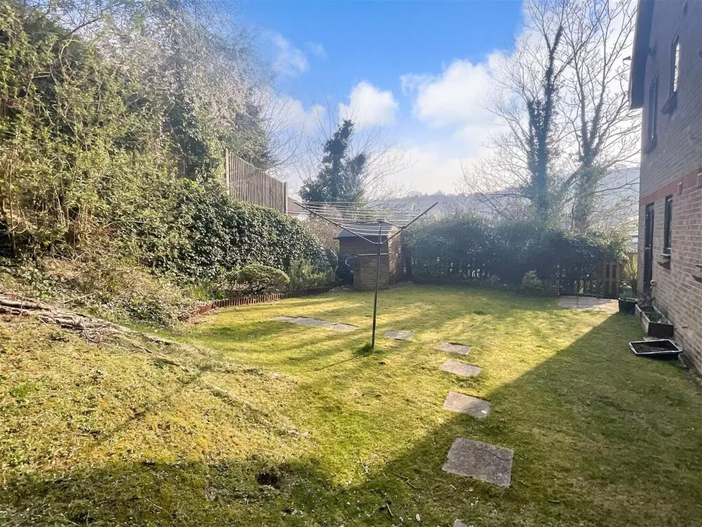 1 bed Ground Flat