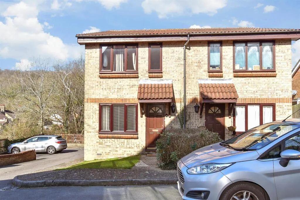 1 bed Ground Flat