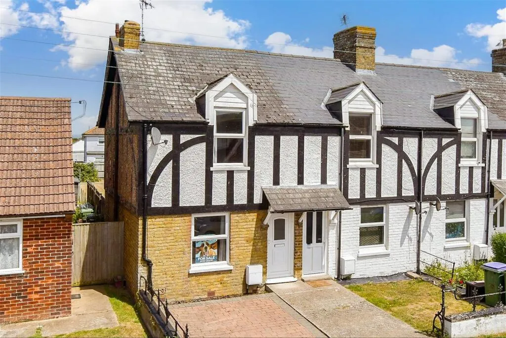 3 bed End of Terrace