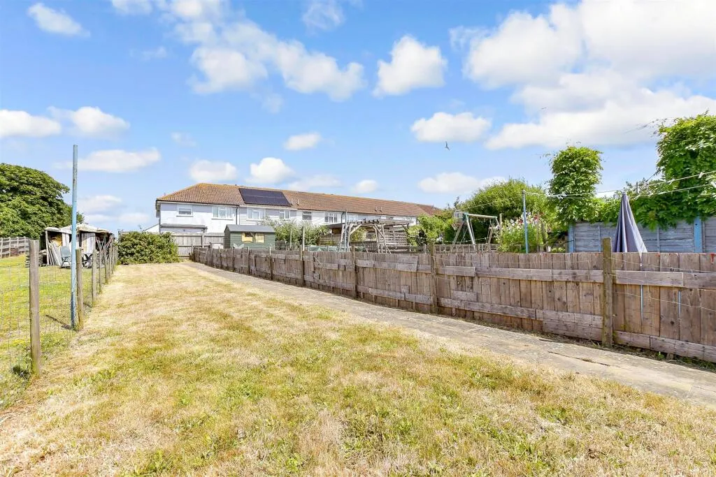 3 bed End of Terrace