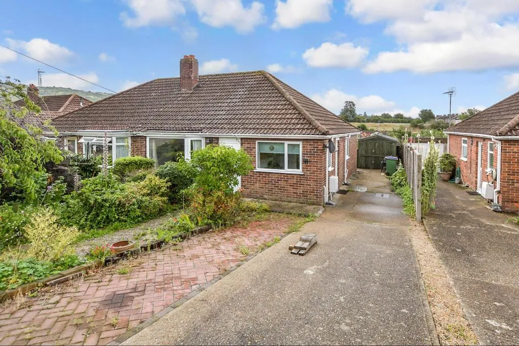 2 bed Semi-Detached Bungalow