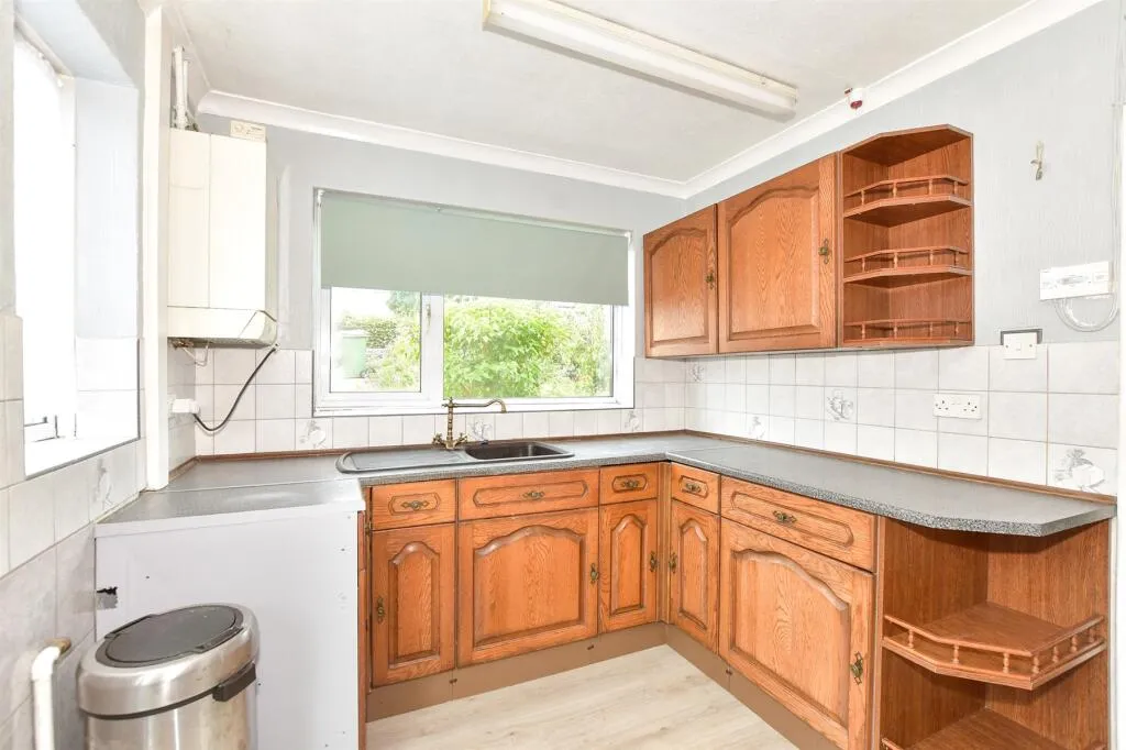 2 bed Semi-Detached Bungalow