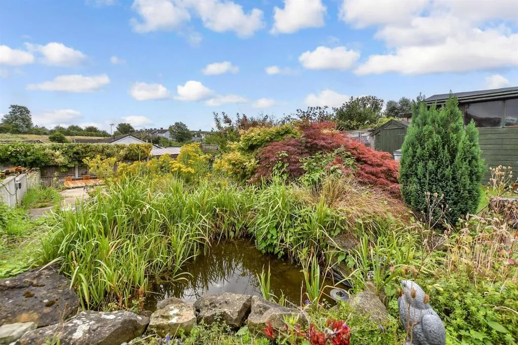 2 bed Semi-Detached Bungalow