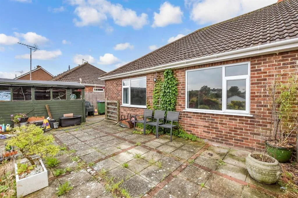 2 bed Semi-Detached Bungalow