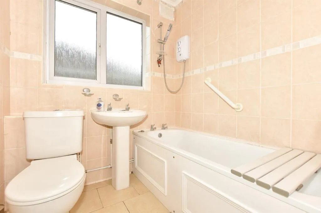 2 bed Semi-Detached Bungalow
