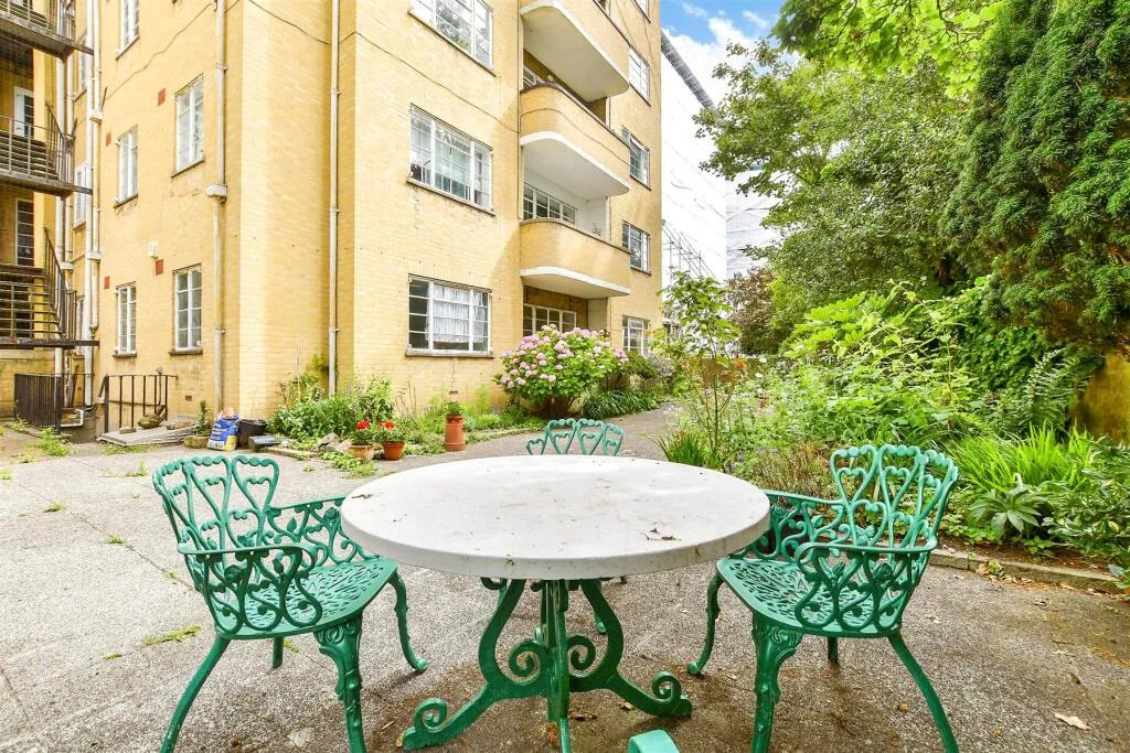 1 bed Apartment