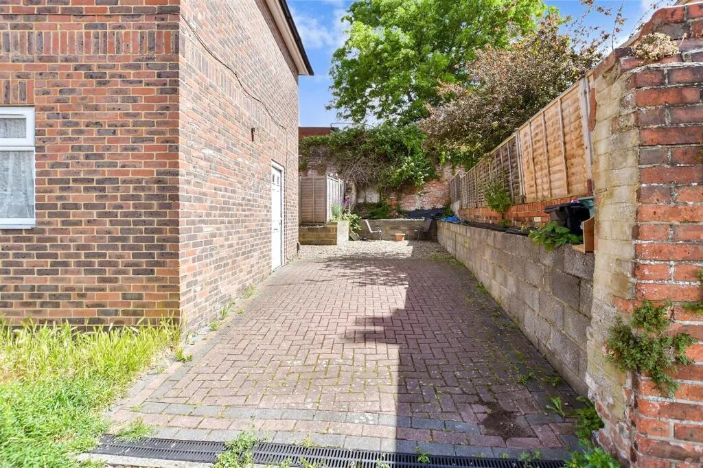 2 bed Apartment