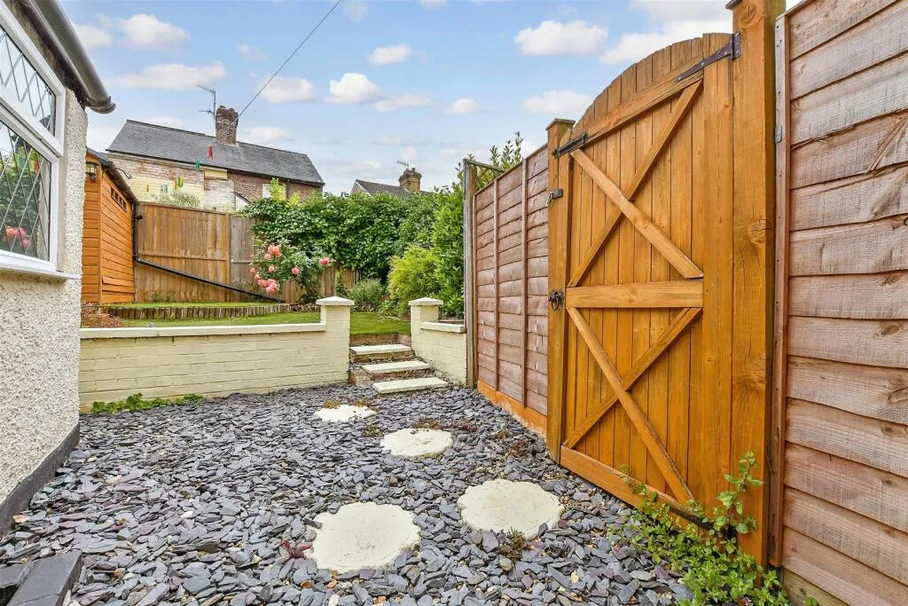 2 bed Semi-Detached