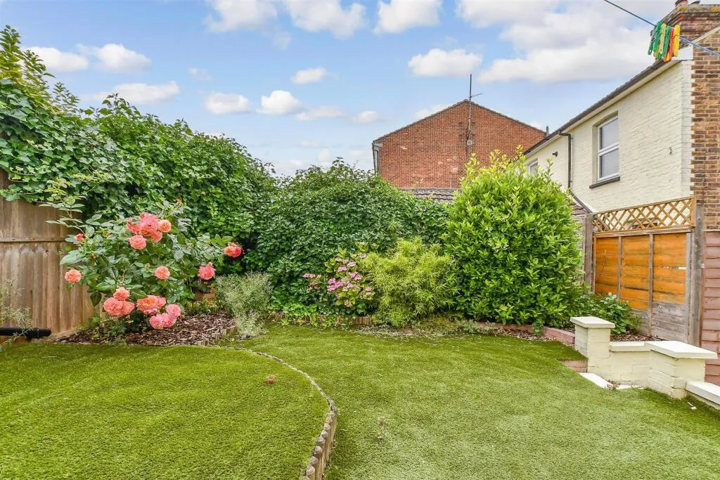 2 bed Semi-Detached