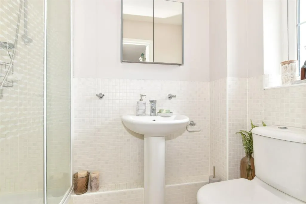 4 bed Terraced