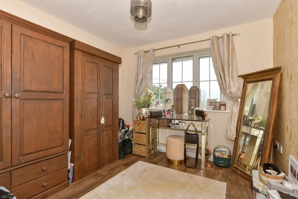 4 bed Terraced