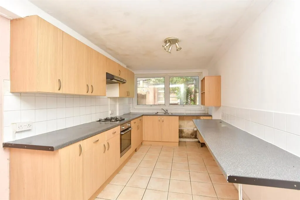 4 bed Terraced