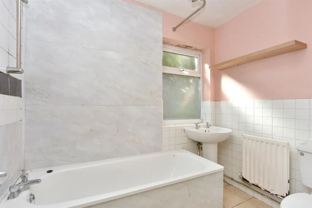 4 bed Terraced