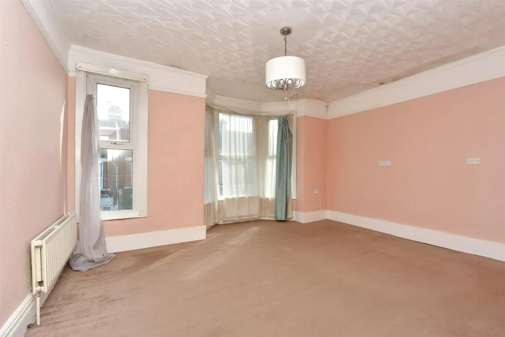 4 bed Terraced