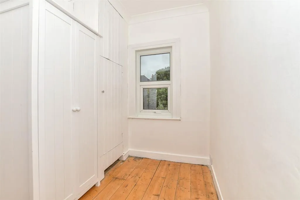3 bed End of Terrace