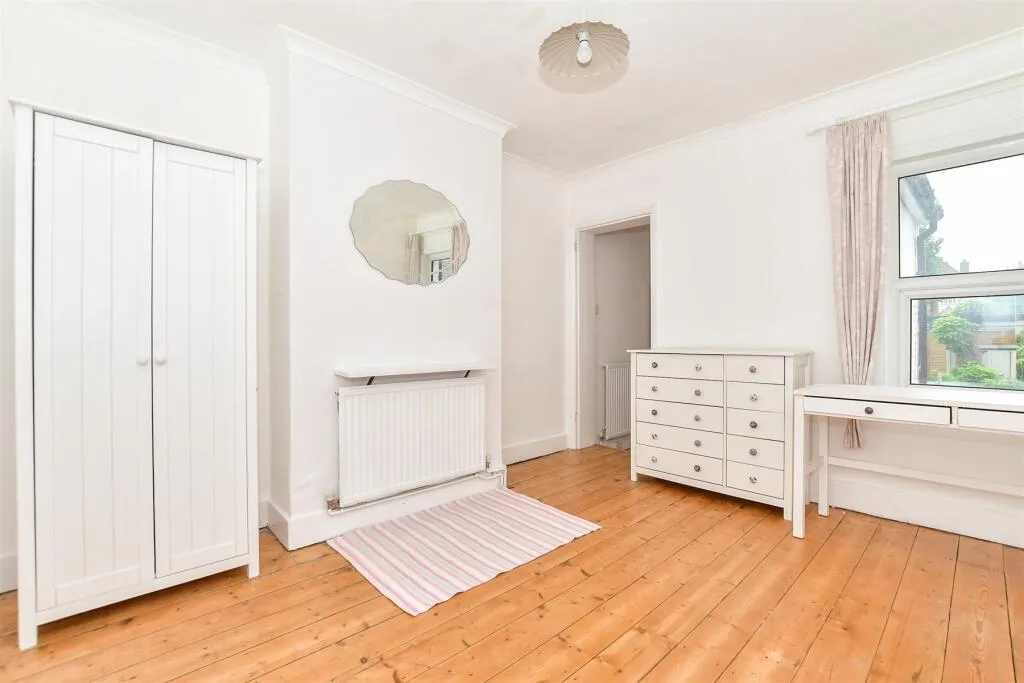 3 bed End of Terrace