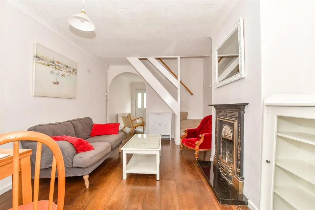 3 bed End of Terrace
