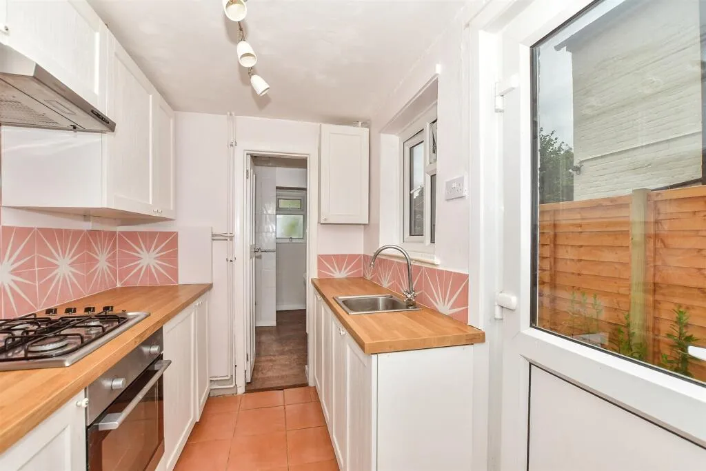 3 bed End of Terrace