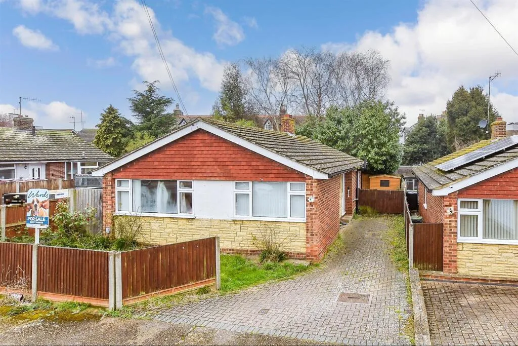 2 bed Detached Bungalow