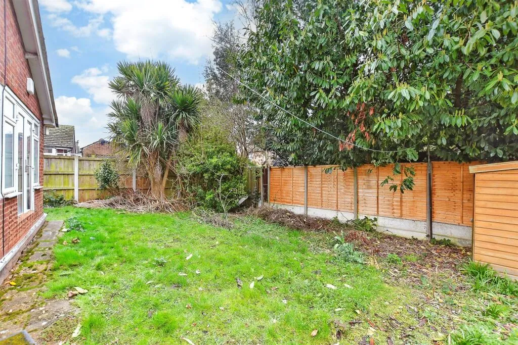 2 bed Detached Bungalow