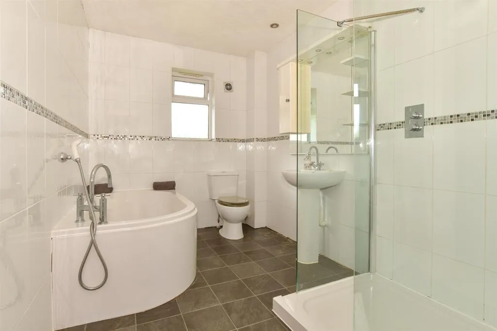 2 bed Detached Bungalow