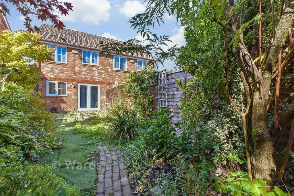 2 bed Semi-Detached