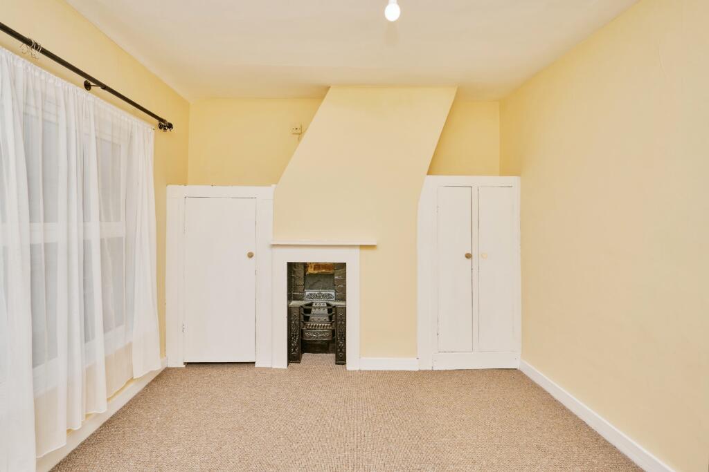 3 bed Terraced