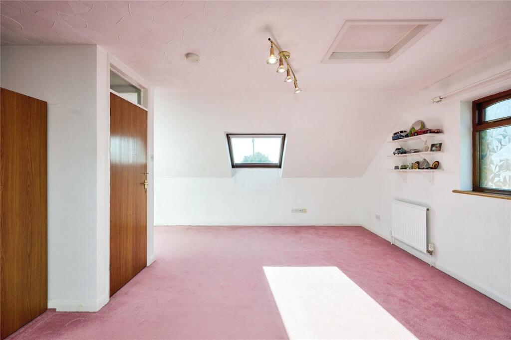 4 bed Detached Bungalow