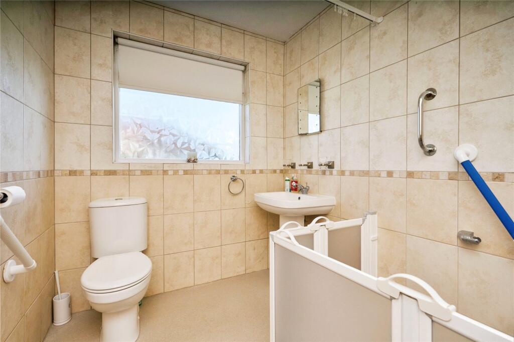 4 bed Detached Bungalow