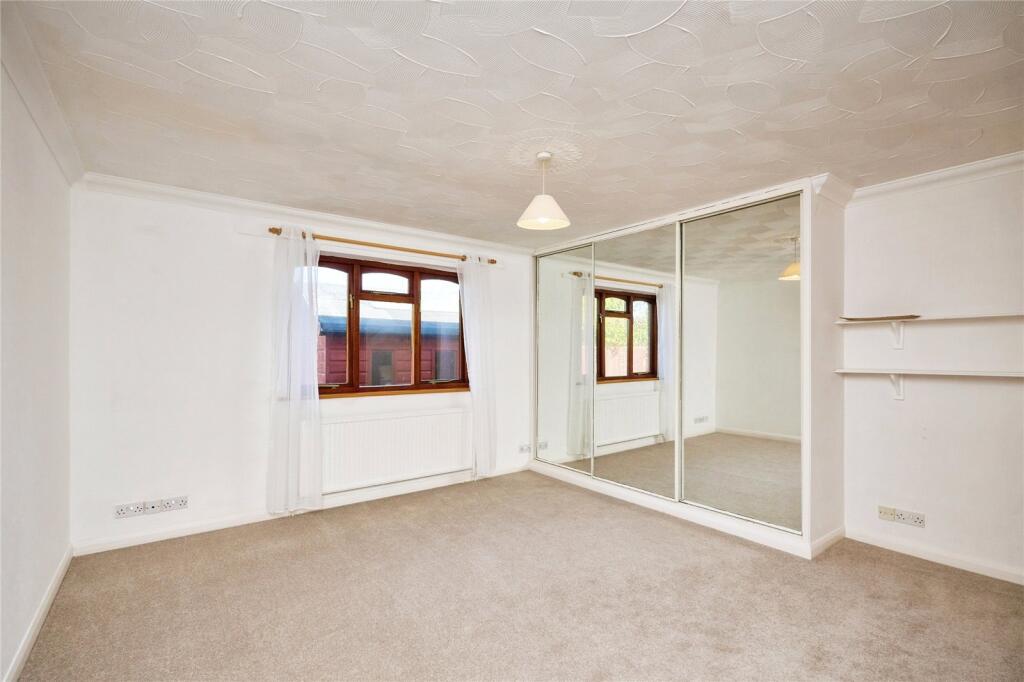 4 bed Detached Bungalow