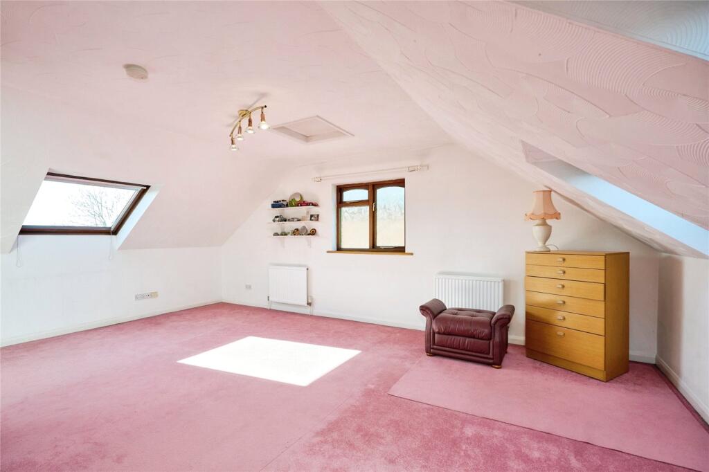 4 bed Detached Bungalow