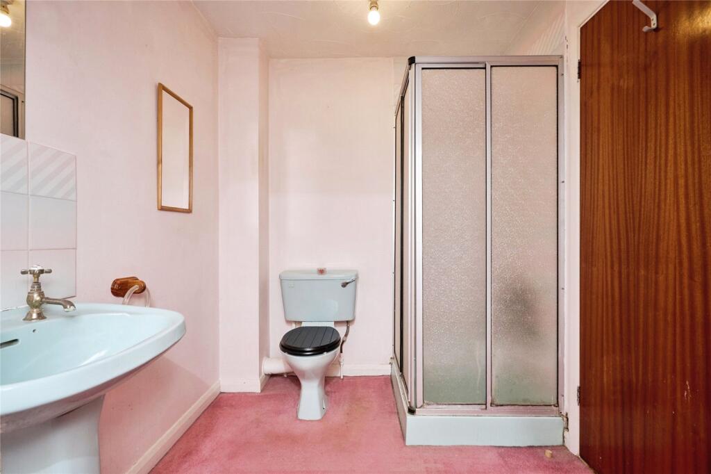 4 bed Detached Bungalow
