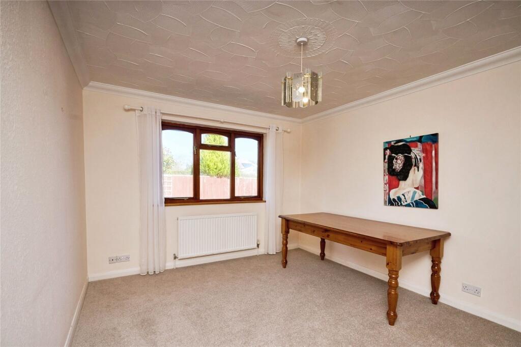 4 bed Detached Bungalow
