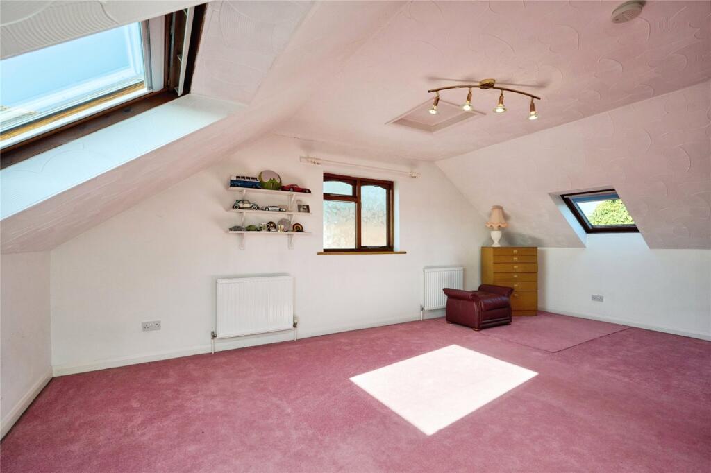 4 bed Detached Bungalow