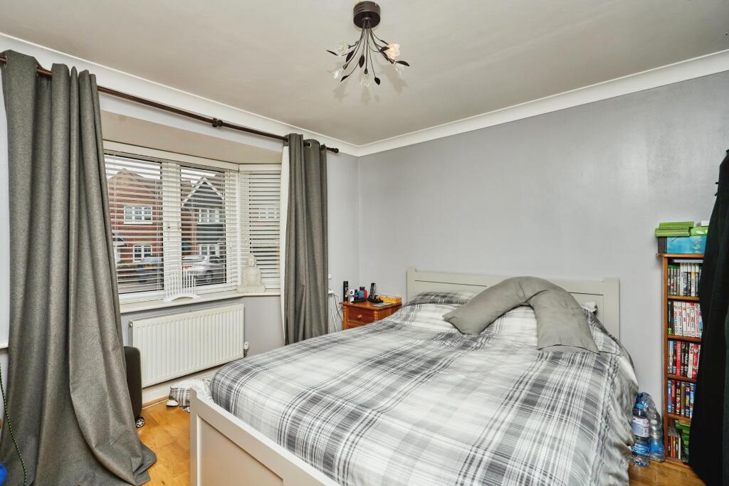 6 bed Detached