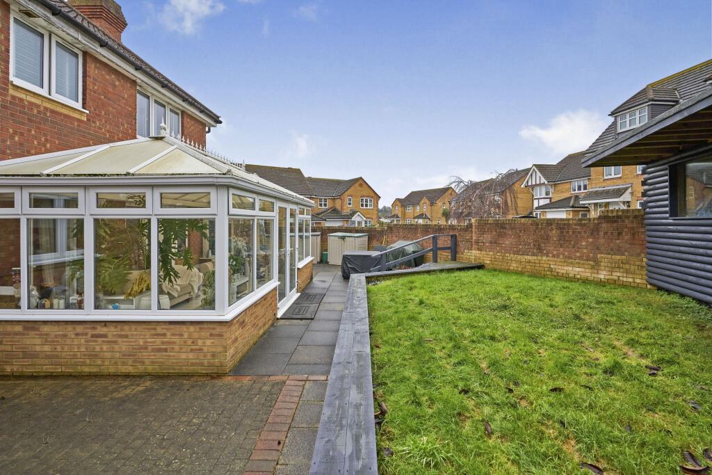 6 bed Detached