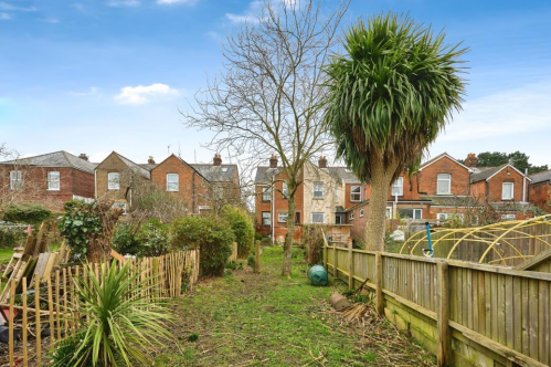 3 bed End of Terrace