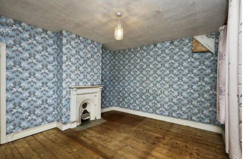 3 bed End of Terrace